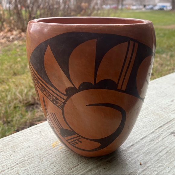 Beautiful Signed, Vintage Hopi Pottery Vase by Renowned Potter Frieda Poleahla - Picture 5 of 12